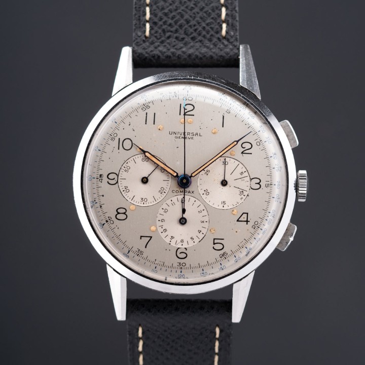 Universal Genève - Compax Oversize Ref. 22430 with extracts of archives