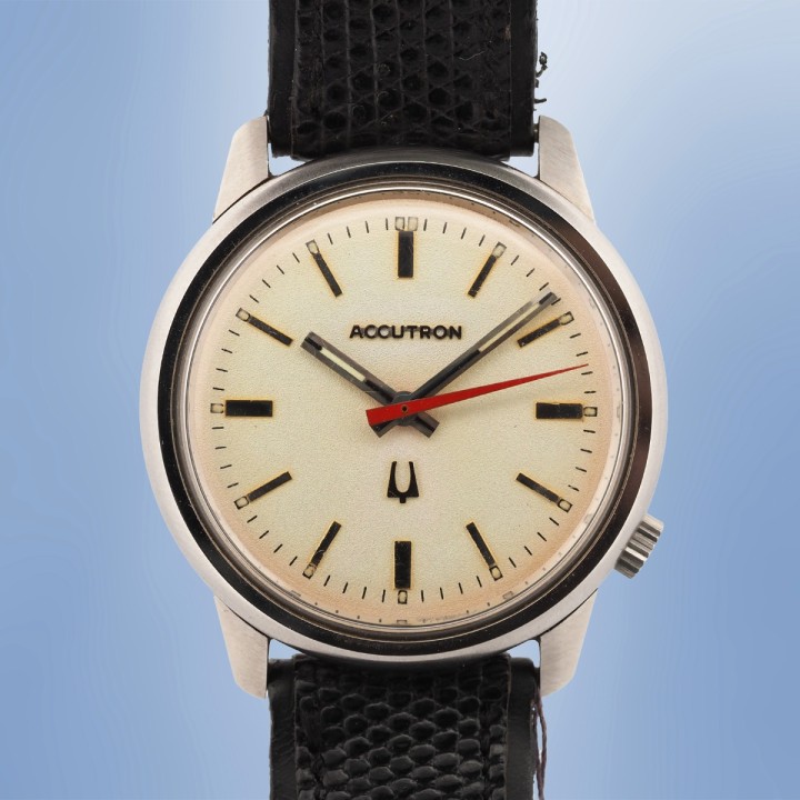 Bulova - Accutron Vintage Circa 1971 Rare ! Original Box, Bracelet and Buckle