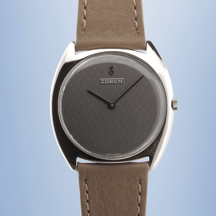 Corum - Vintage with structured dial Ref. 57 169 20