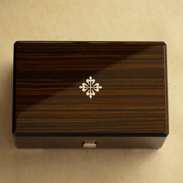 Patek Philippe - Full Set original watch box in new condition