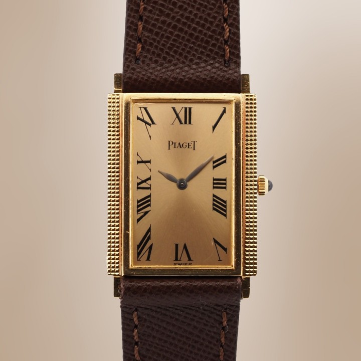 Piaget - Rectangular Manual Cal. 9P 18k Yellow Gold Circa 1970 Ref. 9212