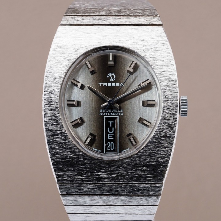 Tressa - Vintage Automatic "Frosted" Textured Case Ref. 655