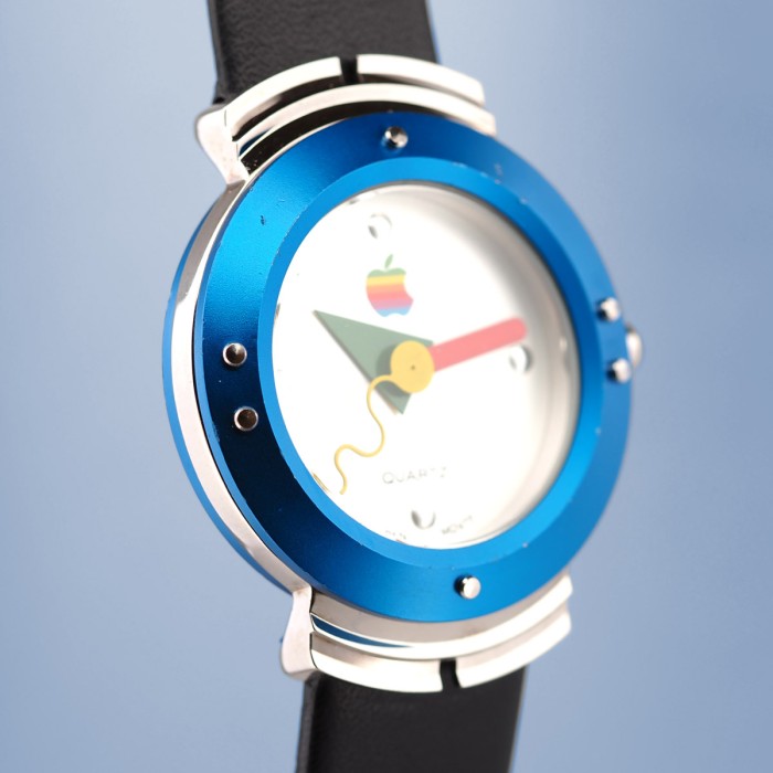 Apple - Macintosh 7.5 watch from 1995