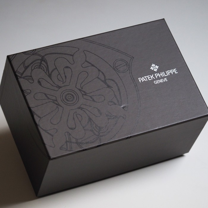 Patek Philippe - Full Set original watch box in new condition