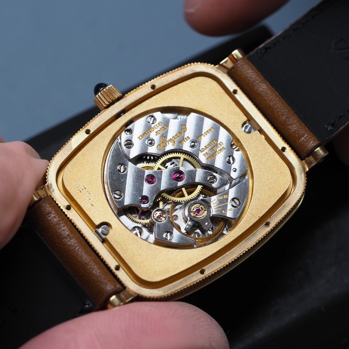 Breguet - Héritage Tonneau 18k Yellow Gold Vintage Circa 1990 Ref. 3490