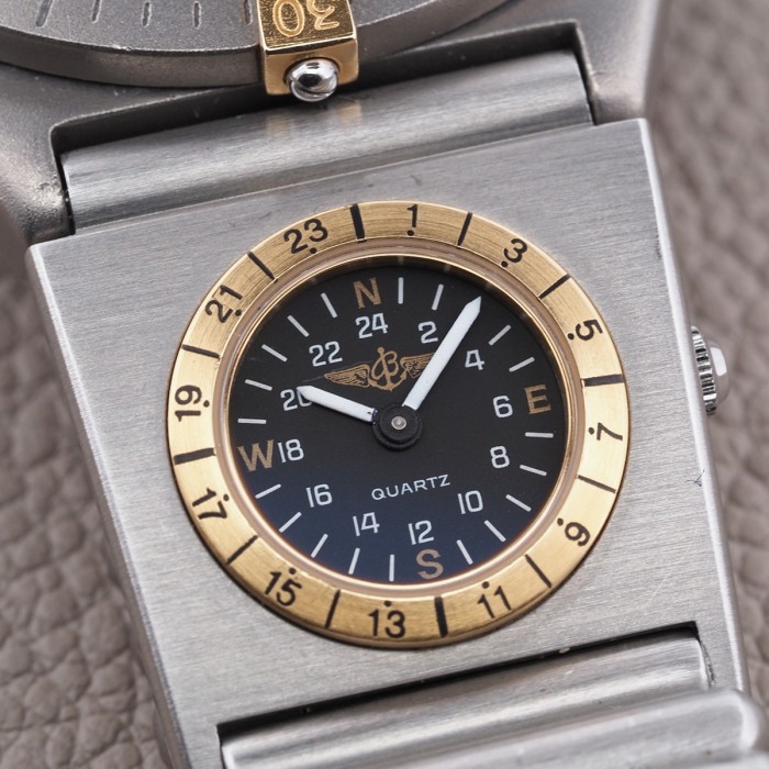 Breitling - Navitimer Aerospace Titanium and Link Watch Ref. 80360 et Ref. 81500