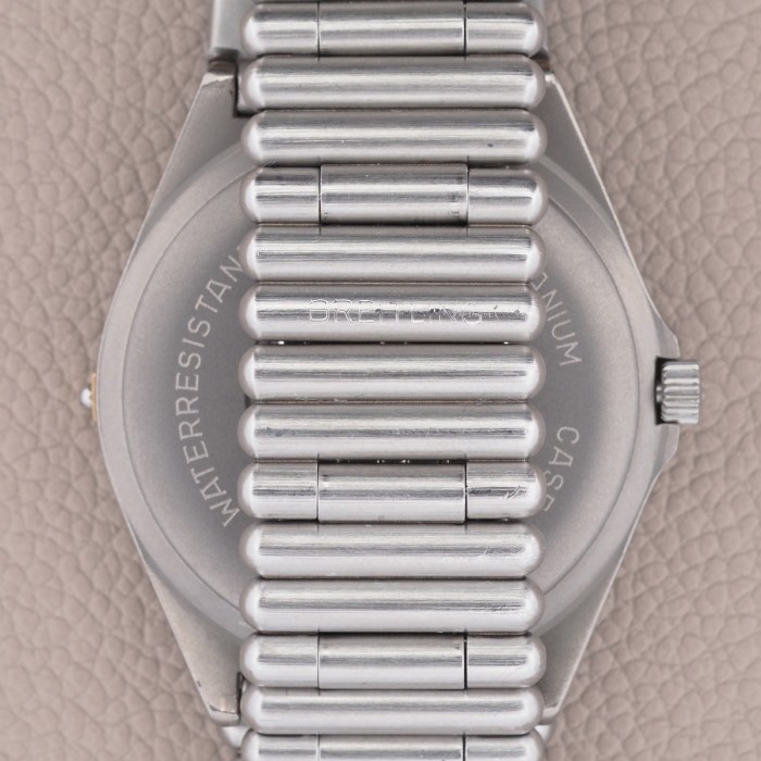 Breitling - Navitimer Aerospace Titanium and Link Watch Ref. 80360 et Ref. 81500