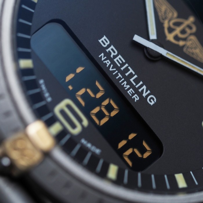 Breitling - Navitimer Aerospace Titanium and Link Watch Ref. 80360 et Ref. 81500