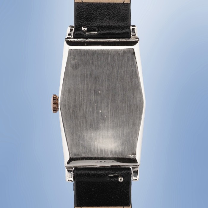 Bulova - Vintage Jumping Hour Chromed Steel Manual 23x43mm Circa 1970 