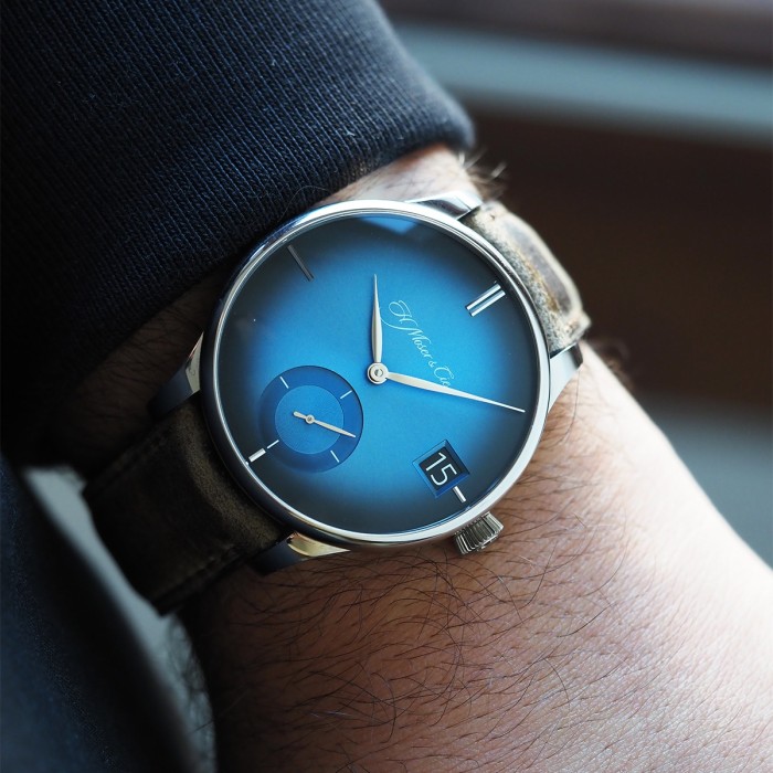H. Moser & Cie -  Venturer Big Date White Gold Manual Winding " Purity Funky" Blue Fumé Dial Full Set Circa 2018 Ref. 2100-0203
