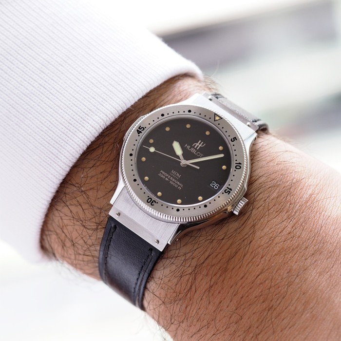 Hublot - Classic MDM Professional Vintage Original Circa 1990 Full Set Ref. 1553.1