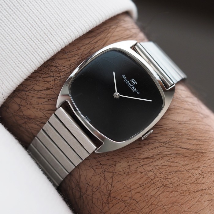 IWC - Vintage Tonneau Black Lacquered Dial Circa 1973 Ref. 2581