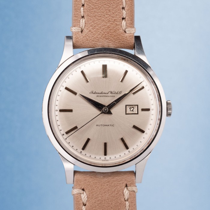 IWC - Calatrava with date Ref. R 647A circa 1965