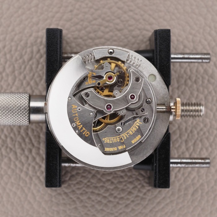 Jaeger-LeCoultre - Powermatic Power Reserve Indicator 18k Yellow Gold Circa 1950