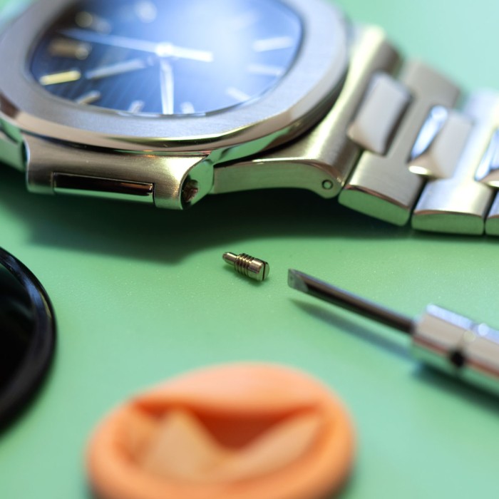Watch Spare - Screw for bezel/case in white gold 18k for Patek Philippe Nautilus 