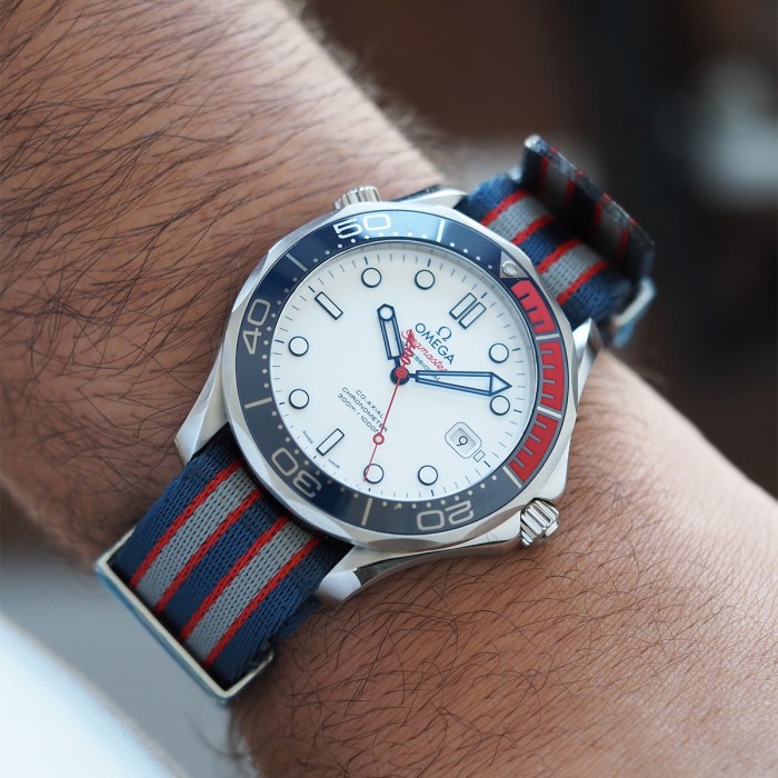 Omega - Seamaster Diver 300 M James Bond 007 Commander's Watch Full Set Circa 2017 Ref. 212.32.41.20.04.001