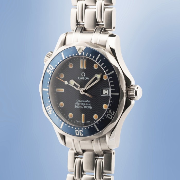 Omega - Seamaster Professional Diver 300M Mid-Size Quartz Circa 1995 Ref. 2561.80