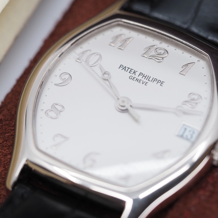 Patek Philippe - Gondolo Tonneau White Gold Cal. 315 SC Circa 1996 Complete Set Ref. 5030
