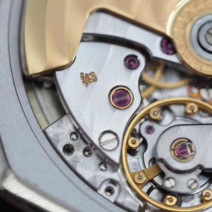 Patek Philippe - Gondolo Tonneau White Gold Cal. 315 SC Circa 1996 Complete Set Ref. 5030