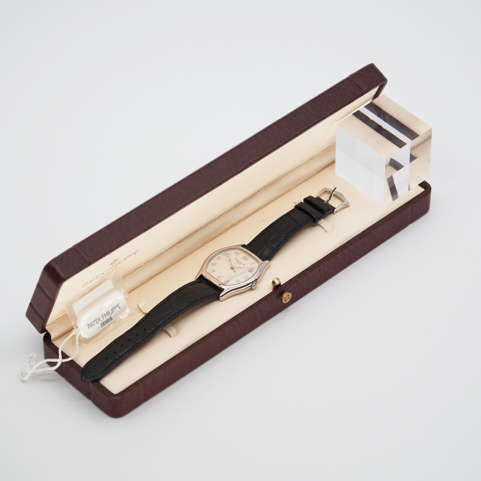 Patek Philippe - Gondolo Tonneau White Gold Cal. 315 SC Circa 1996 Complete Set Ref. 5030