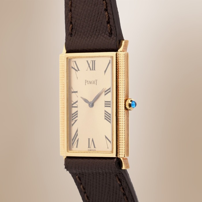 Piaget - Rectangular Manual Cal. 9P 18k Yellow Gold Circa 1970 Ref. 9212