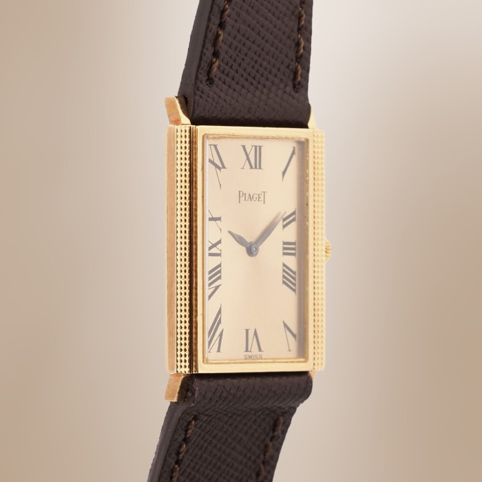 Piaget - Rectangular Manual Cal. 9P 18k Yellow Gold Circa 1970 Ref. 9212
