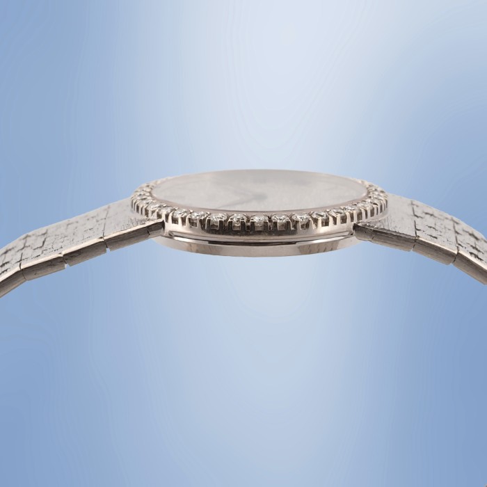 Piaget - Tradition Ref. 926 A6 in 18k white gold with diamonds