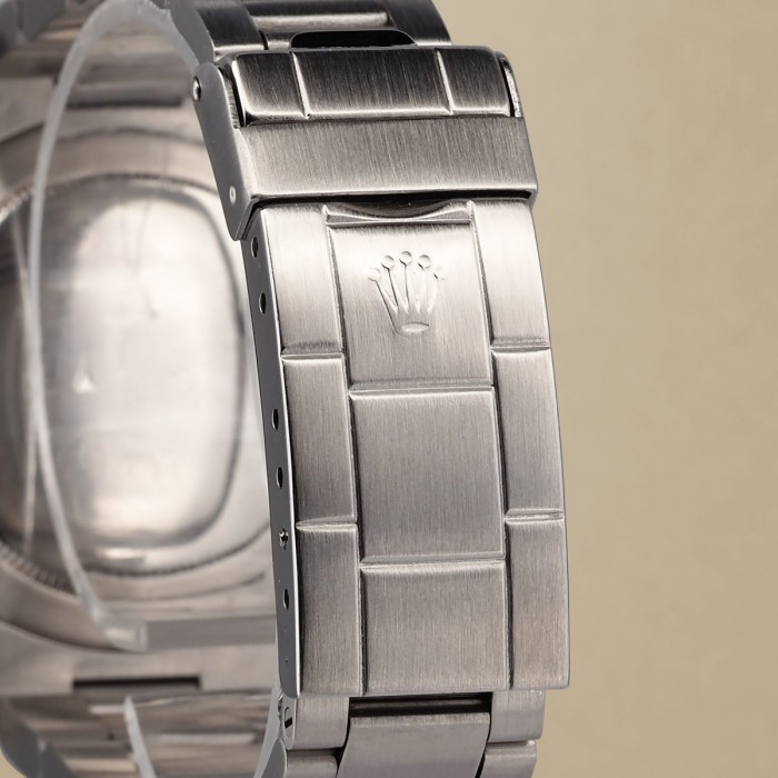Rolex - Submariner Réf. 1680/0 from 1979 with box and service warranty