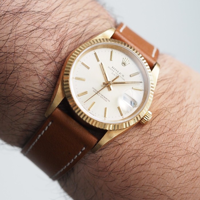 Rolex - Oyster Perpetual Date 18k Yellow Gold Circa 1988 Ref. 15238