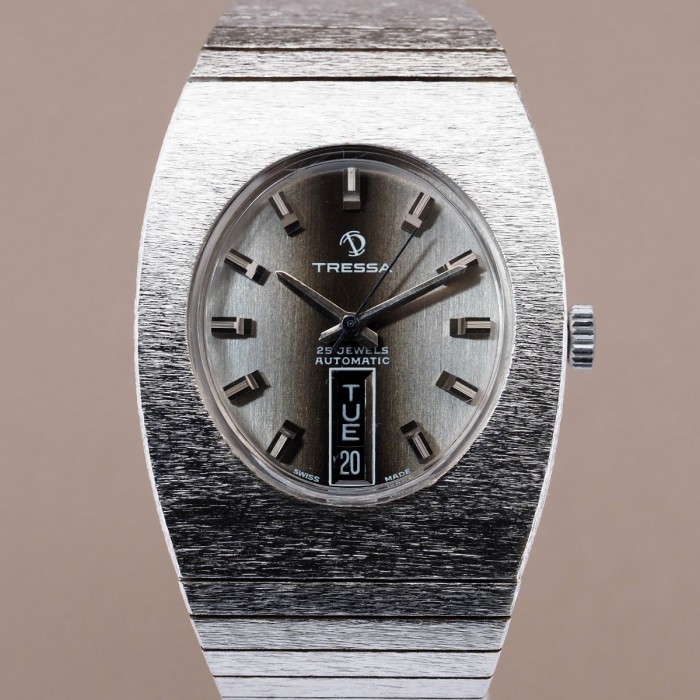 Tressa - Vintage Automatic "Frosted" Textured Case Ref. 655