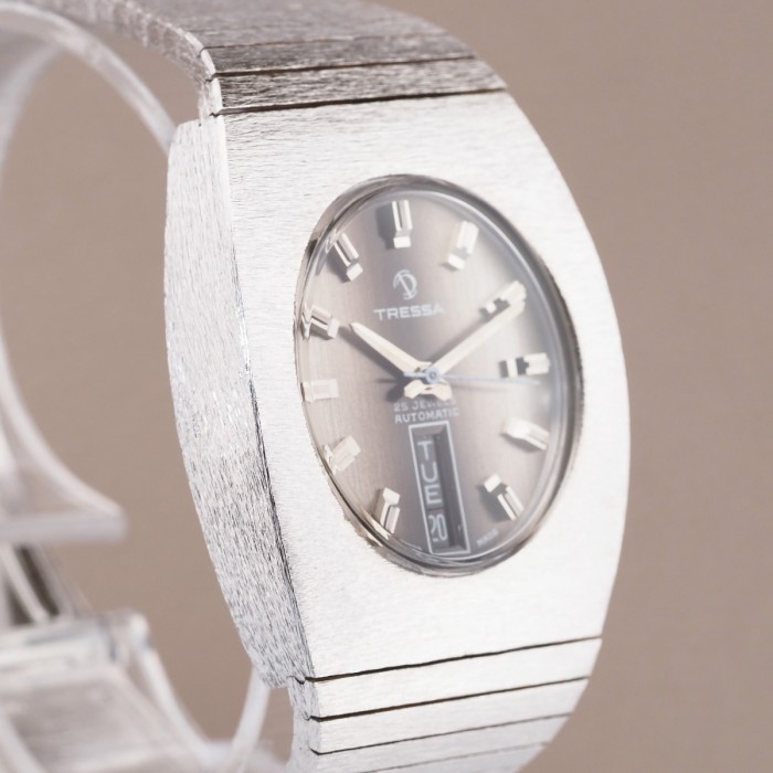 Tressa - Vintage Automatic "Frosted" Textured Case Ref. 655