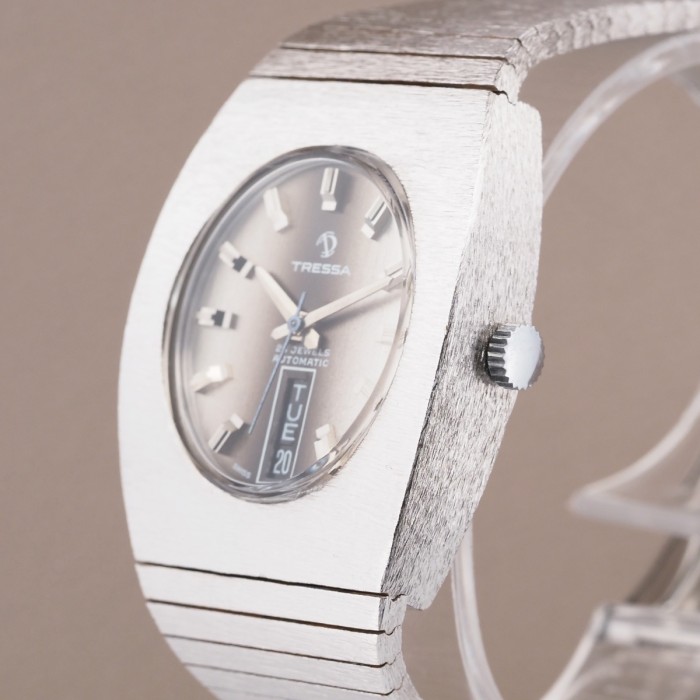Tressa - Vintage Automatic "Frosted" Textured Case Ref. 655