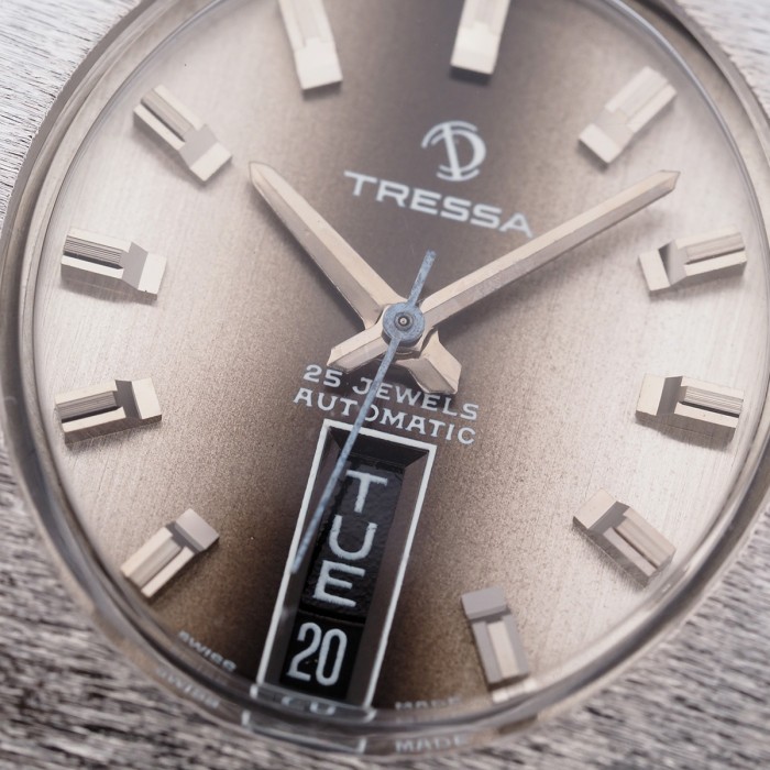 Tressa - Vintage Automatic "Frosted" Textured Case Ref. 655