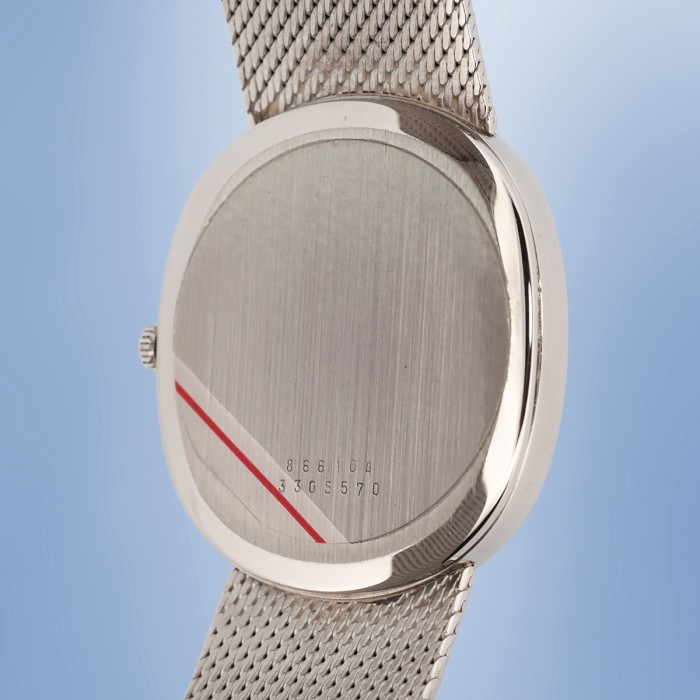 Universal Genève - White Shadow Ultra Slim Blue Ellipse 31x34mm Circa 1960 Ref. 866104