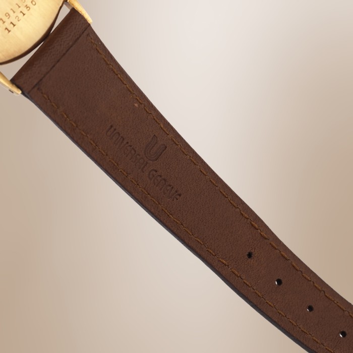 Universal Genève - 18k Yellow Gold Ref. 112130