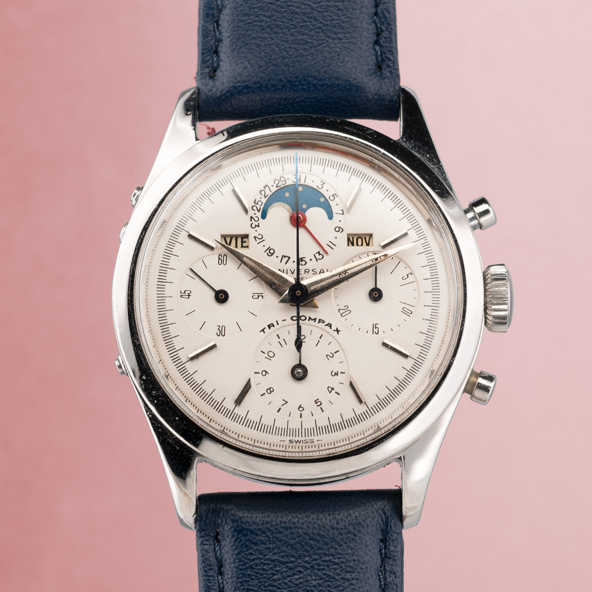 Universal Geneve Chronographe Tri compax Ref. 22297